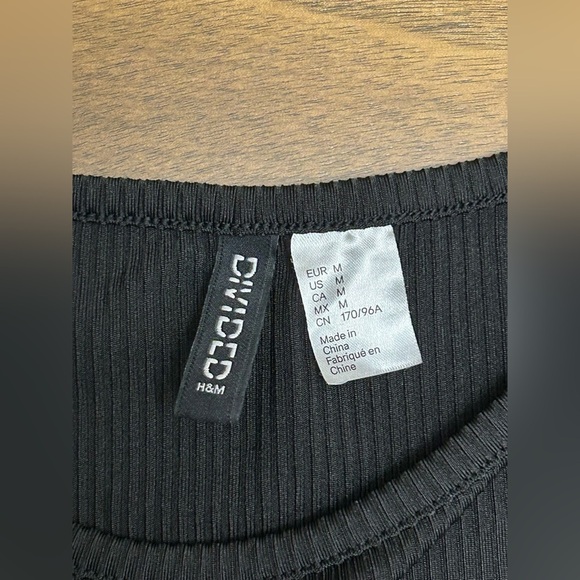 H&M Womens Top Size M Black Cropped Sleeveless Tank Stretch (0314) - Picture 7 of 8